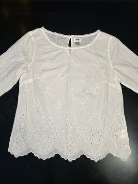 Old Navy White Eyelet Embroidered lightweight 100% cotton Blouse
